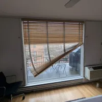 Capahome professional window and door repair technician in Chicago